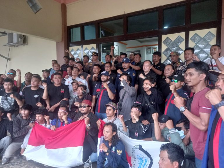 Terima Kasih  Ketua DPRD dan Anggota. Sudah Mau Mendengar Pernyataan Sikap Jeritan Buruh.